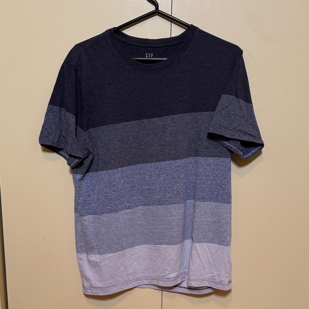 GAP Men's Short Sleeve Gradient Blue Tee